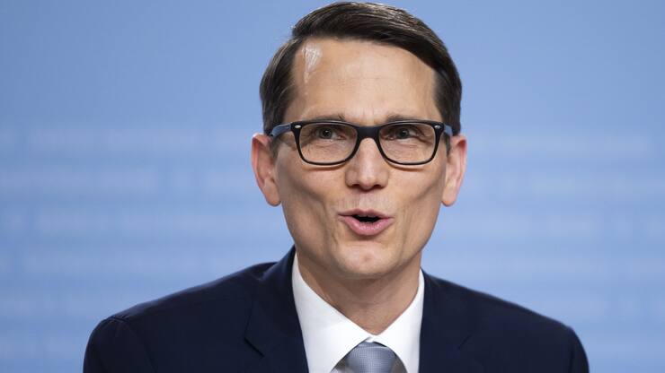 Martin Schlegel, Chairman of the Governing Board of the Swiss National Bank (SNB) speaks during a press conference of the Swiss National Bank (SNB BNS) on the key interest rate, in Bern, Switzerland, Thursday, December 11, 2025. (KEYSTONE/Peter Klaunzer)