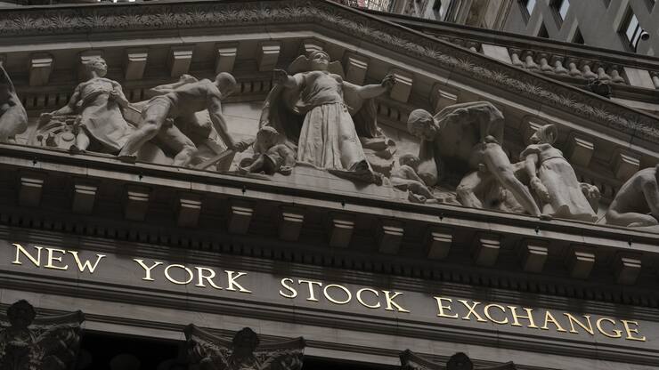 Vorderseite der New York Stock Exchange in New York. 