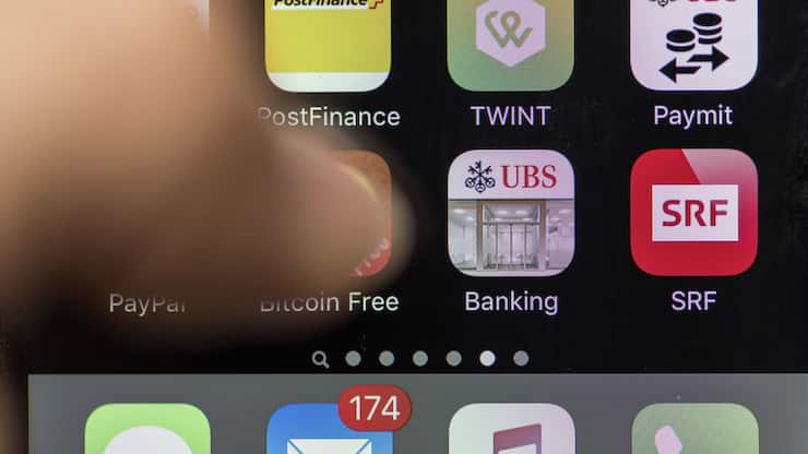 The UBS Mobile Banking app, an e-banking application by Swiss bank UBS, photographed on a smart phone in Zurich, Switzerland, on January 5, 2016. (KEYSTONE/Christian Beutler) Die UBS Mobile Banking App, eine E-Banking Applikation, aufgenommen auf einem Smartphone am 5. Januar 2016 in Zurich. (KEYSTONE/Christian Beutler)