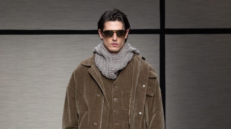 <p>Der legendäre Stoff feiert ein glamouröses Comeback auf Laufstegen.</p>