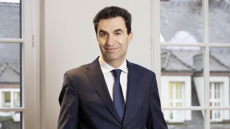 <p>Anastassios Frangulidis ist seit acht Jahren Chefstratege bei Pictet AM Zürich und Head of Swiss Multi Asset. Zuvor war er 17 Jahre Chefökonom und Chefstratege bei der ZKB.</p>
