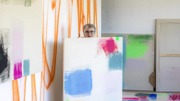 <p>Renée Levi</p><p>Die 1960 in Istanbul geborene Künstlerin macht Farbe zum Raumereignis. Platz 7 «Beste Präsentationen».</p>