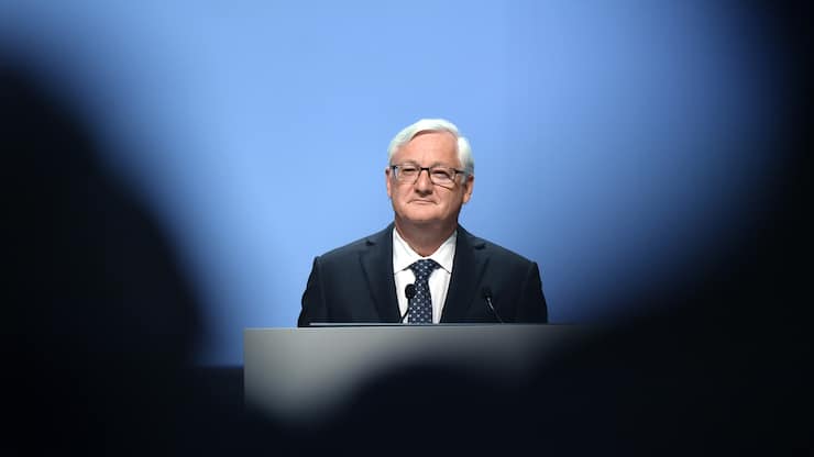 Peter R. Voser, Chairman and interim CEO of ABB Ltd., speaks during the company's annual shareholder meeting in Zurich, Switzerland, 02 May 2019. (KEYSTONE/Walter Bieri)
