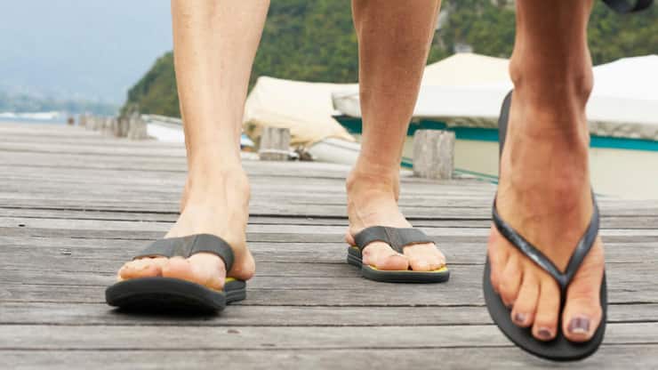 <p>Flip-Flops gehören eindeutig zu den Don'ts.</p>