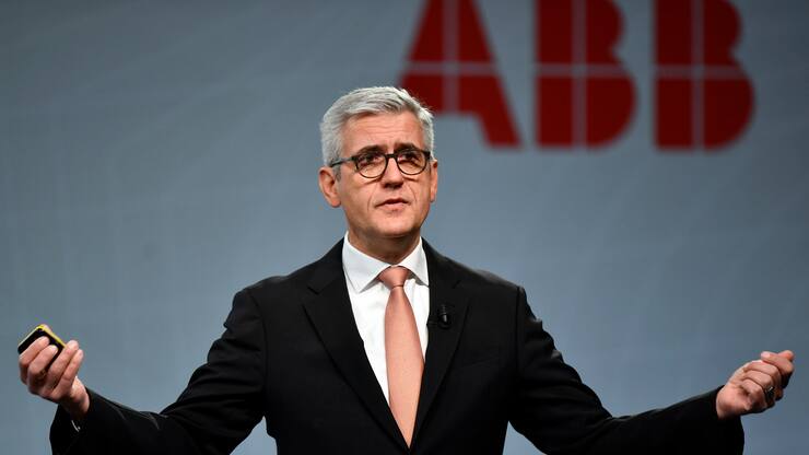 Ulrich Spiesshofer, CEO ABB Group, speaks during a press conference about the annual balance, in Zurich, Switzerland, on Wednesday, February 8, 2017. The ABB Group has decreased its revenue in 2016 by 5 percent to 33,8 billion dollars. (KEYSTONE/Walter Bieri)