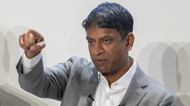 Vas Narasimhan, CEO of Swiss pharmaceutical group Novartis, speaks during the annual results media conference at the Novartis Campus in Basel, Switzerland, on Wednesday, January 30, 2019.  (KEYSTONE/Patrick Straub)