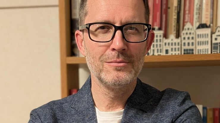 <p>Der Autor und Historiker Pierre-Yves Donzé beleuchtet unter anderem den Niedergang der Prestigemarke Breguet und die Probleme der Swatch Group in China.</p>