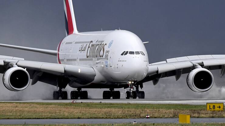 epa07368337 (FILE) - An Airbus A380-800 aircraft of UAE carrier Emirates taxies after landing at Duesseldorf International Airport in Duesseldorf, Germany, 18 January 2018 (reissued 14 February 2019). Airbus has announced that it will shut down production of the A380 superjumbo due to weaker than expected demand. The A380 was the worldÄôs largest airliner.  EPA/SASCHA STEINBACH