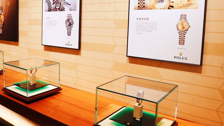 Rolex-Uhren in einem Laden in Schanghai: Rolex expandiert mit Bucherer nach China.