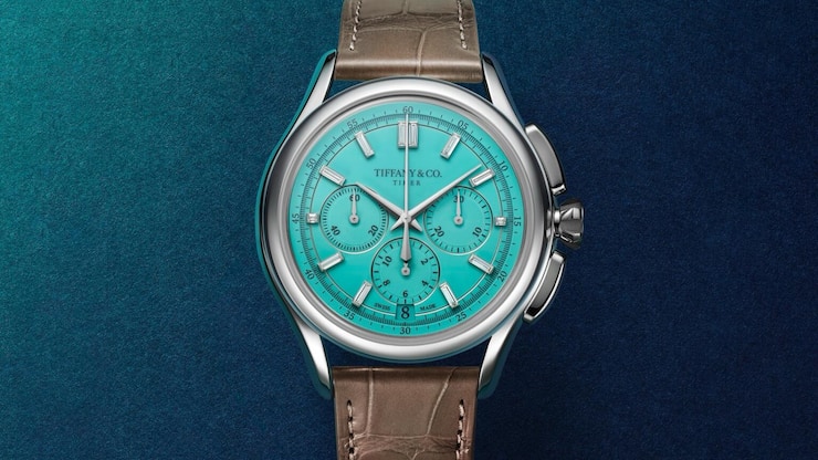 <p>Bei der LVMH Watch Week in Mailand zeigt die Marke ihre Uhrenhistorie seit 1847. Highlight ist die limitierte Tiffany Timer mit Platin-Gehäuse und exklusivem Zenith-Werk.</p>