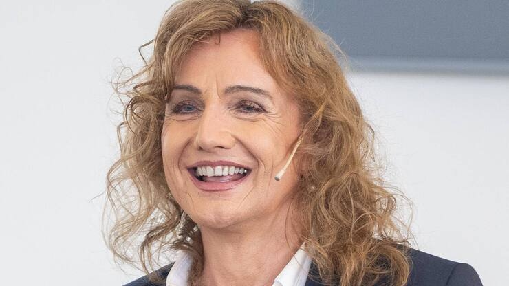 BIL 09/24 ST Headhunter Christina Henkel