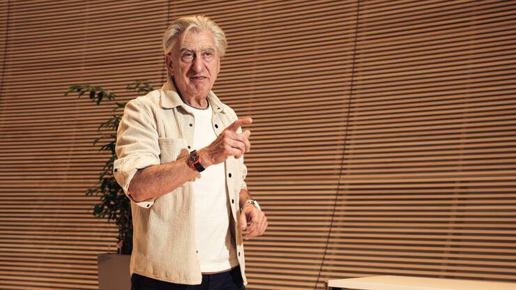 BIL 10/24 Titelstory Swatch Nick Hayek