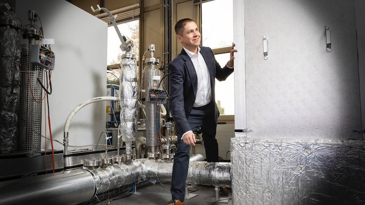 Mario Mica will schädliche Emissionen in nützliche, wiederverwertete Produkte umwandeln.