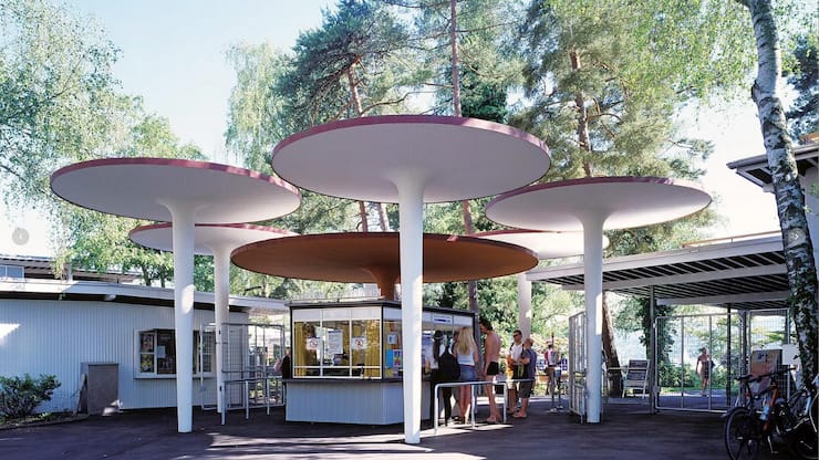 Badi-Restaurants, wie das der Stadtzürcher Badi Tiefenbrunnen, sind hart umkämpft.