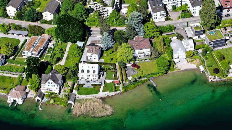In den letzten Jahren sind die Preise für die fünf Prozent der teuersten Häuser im Kanton Zürich gesunken. Nun ziehen sie wieder an. Besonders am Zürichsee.