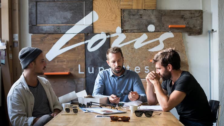 loris-lunettesCo-Founder+4179 710 77 41lorenz@loris-lunettes.comwww.loris-lunettes.com