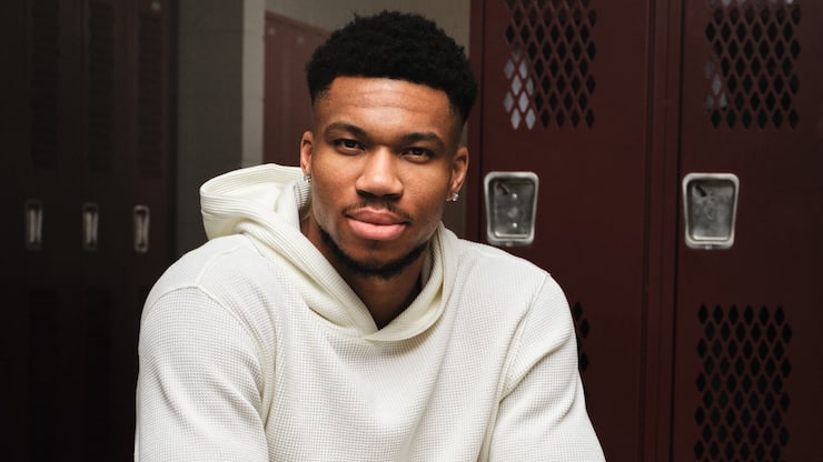 Basketballstar Giannis Antetokounmpo ist neu Partner des Uhrenherstellers Breitling.