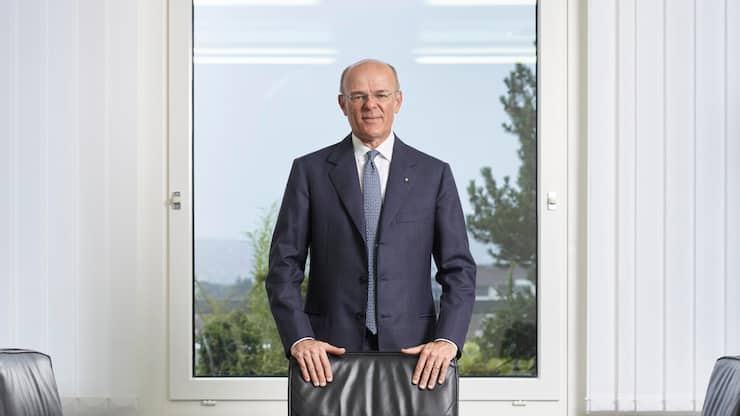 Portrait of Mario Greco, Zurich Insurance Group CEO, taken on the premises of the company in Zurich, Switzerland, on August 9, 2016. (KEYSTONE/Christian Beutler) Mario Greco, CEO der Zurich Insurance Group, portraitiert am 9. August 2016 in den Raeumlichkeiten der Firma in Zuerich. (KEYSTONE/Christian Beutler)