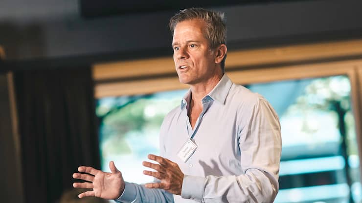 Expansiv Thomas Wolfensbergers Plattform Naoo verbindet Social Media mit lokalen Unternehmen. Ab 500 Firmenkunden werde die Profitabilität erreicht.