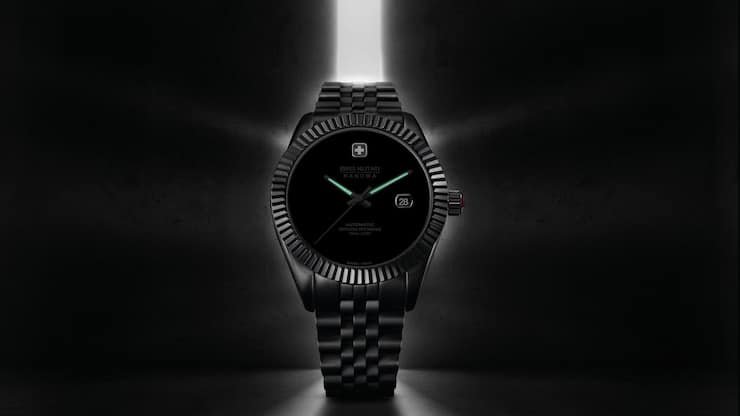 <p>Die Dark Knight von Hanova: Eine Uhr, welche die Dunkelheit zelebriert.</p>