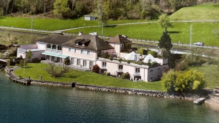 <p>Die Villa am Zürcher Obersee bietet einen direkten Uferzugang von 150 Metern.</p>