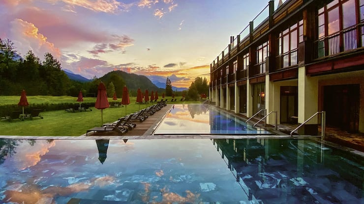 Schloss Elmau, wie im Vorjahr auf dem zweiten Platz, revolutionierte die Ferienhotellerie im Alpenraum.