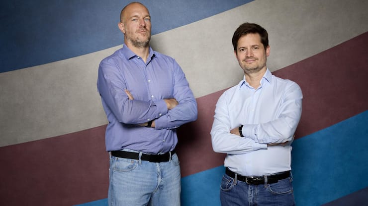 Gianluca ­Corbellini (l.) und Davide Rivola optimieren den Stromverbrauch ihrer Kundschaft.