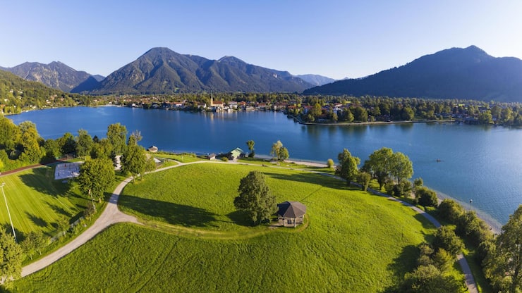 <p>Der Place to (Tegern)see.</p>