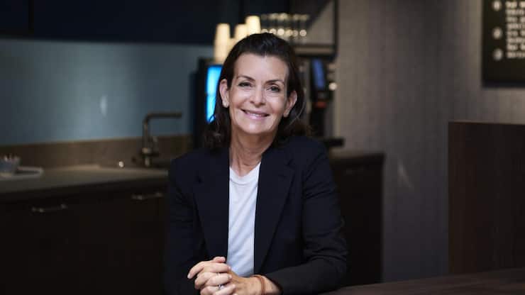 <p>Nicole Loeb (58) ist Delegierte des VR der Loeb Holding und leitet das Unternehmen in fünfter Generation. Die Loeb Holding ist im Detailhandel und im Immobilien­geschäft tätig.</p>
