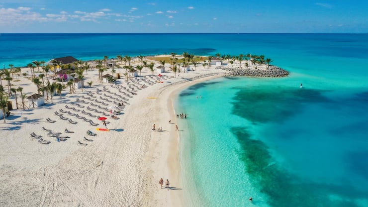 <p>Die Insel Ocean Cay auf den Bahamas gehört dem Genfer Kreuzfahrtgiganten MSC.</p>