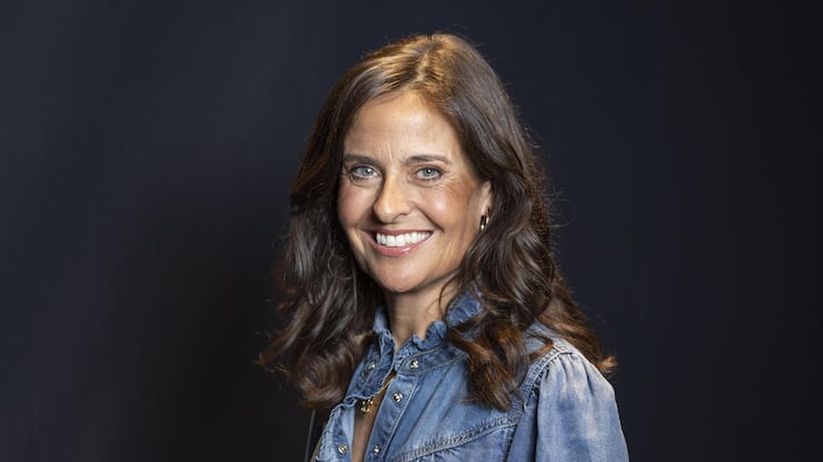 <p>Sandra Studer (56) ist (TV-)Moderatorin, Sängerin und Musical-Darstellerin. 1991 vertrat sie die Schweiz am Eurovision Song Contest (ESC) und moderierte diesen 2025 in Basel.</p>