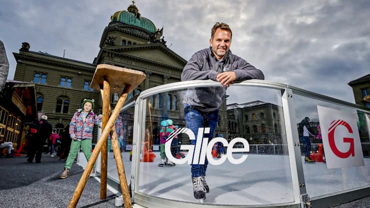 <p>Bei warmen Temperaturen aufs Kunsteis vor dem Bundeshaus: Das ermöglicht der Gründer von Glice, Viktor Meier.</p>
