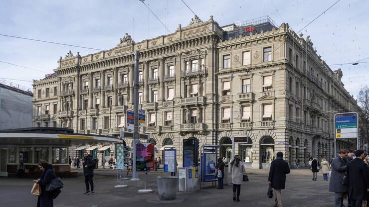 <p>Gute Stimmung am Paradeplatz: Die UBS schreibt 2025 einen Gewinn von 7,8 Milliarden Dollar.</p>