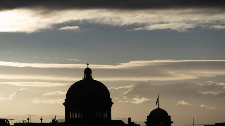 BUNDESHAUS, BUNDESHAUSKUPPEL, PARLAMENTSGEBAEUDE,