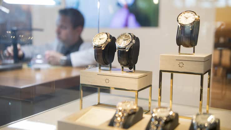 <p>Uhren locken Kundinnen und Kunden noch in den stationären Handel. (Symbolbild)</p>