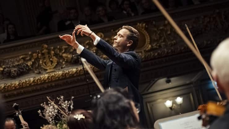 <p>Nur einmal im Jahr dirigiert der heutige Unternehmensberater ein Orchester – für einen guten Zweck.</p>