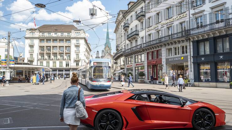 <p>Die Schweiz ist bei reichen Ausländern sehr beliebt.</p>