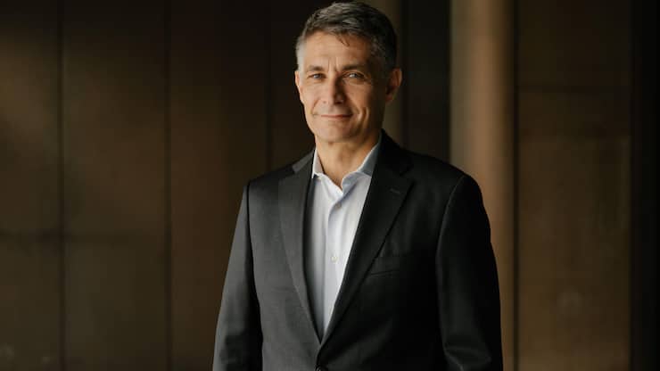 <p>Schätzt den persönlichen Austausch mit den Mitarbeitenden: Fabrizio Petrillo, CEO Axa Schweiz.</p>