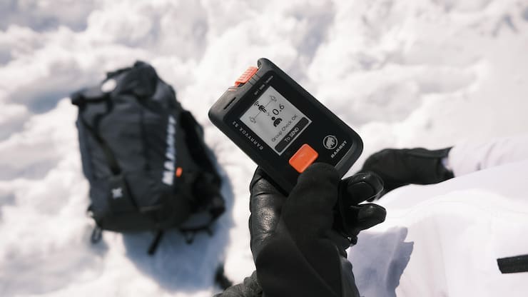 <p>Mithilfe der Anzeige führt das Barryvox die Suchenden so schnell wie möglich zur verschütteten Person.</p>