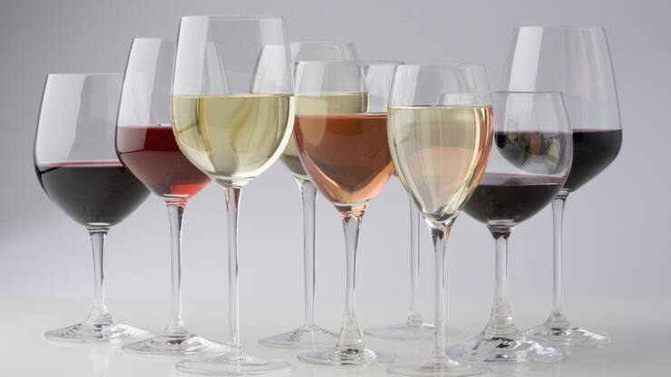 <p>Zu viele verschiedene Weingläser im Haushalt sind unnötig.</p>