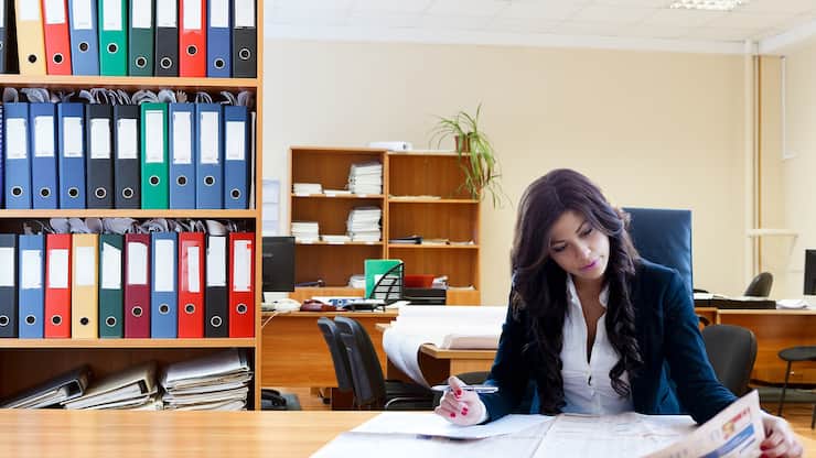 Geschäftsfrau bei der Arbeit