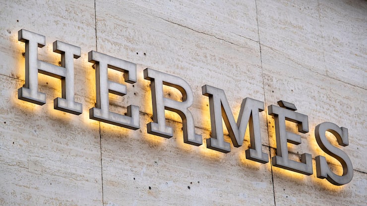 Sign For Luxury Brand Hermes