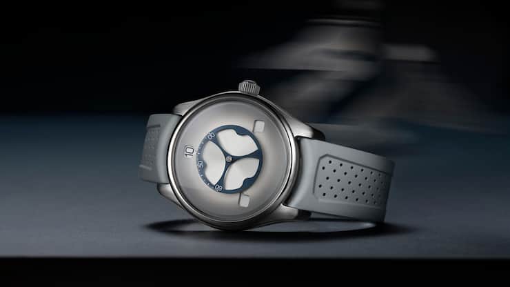 <p>Aussergewöhnliches Werk, innovative Zeitanzeige, minimalistisches Design.</p>