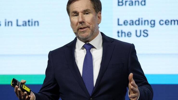 <p>Jan Jenisch, der ehemalige CEO und VRP von Holcim, hält nun bei der abgespaltenen Amrize die Zügel in der Hand.</p>