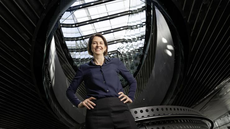 <p>CEO Géraldine Picaud im SGS-Hauptgebäude in Genf, das der Warenprüfkonzern bald verlassen wird.</p>