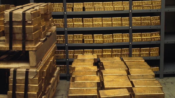 Grossabnehmer Seit die USA die russischen Dollar­reserven eingefroren haben, tauschen Notenbanken aus den Emerging Markets im grossen Stil Dollar gegen Gold. Auch die Handelsbilanzen werden ­zunehmend mit Gold ausgeglichen. Die De-Dollarisierung dürfte anhalten.