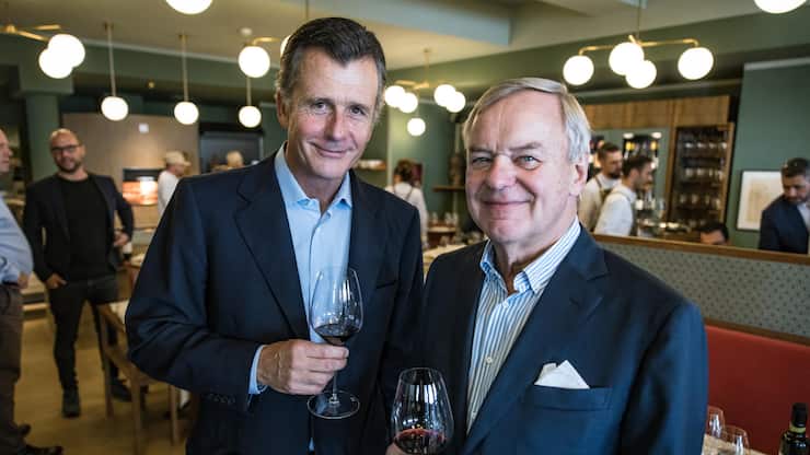 <p>Philipp Hildebrand (l.) und die Italianità: Seit 2017 gehört dem ehemaligen Chef der SNB und heutigen Vize von Blackrock ein Weingut in der Toskana, seit letztem Jahr ist Rudi Bindella mit an Bord.</p>
