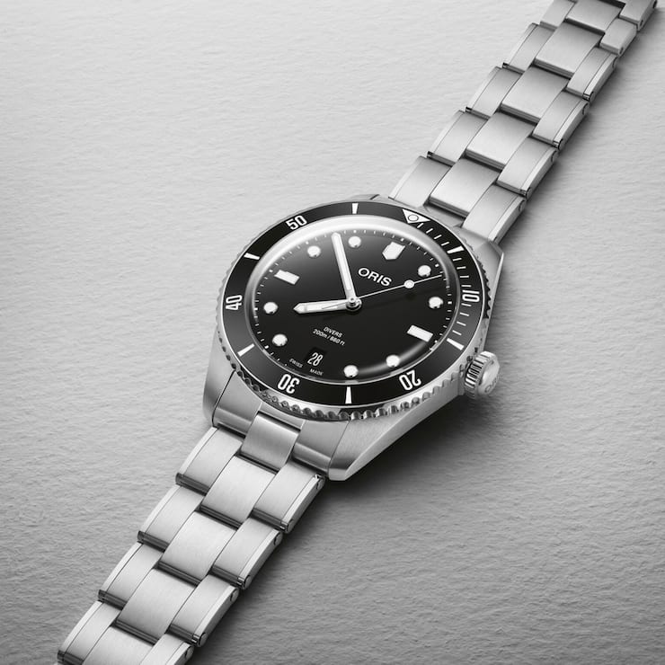 01 733 7795 4054-Set - Divers Date