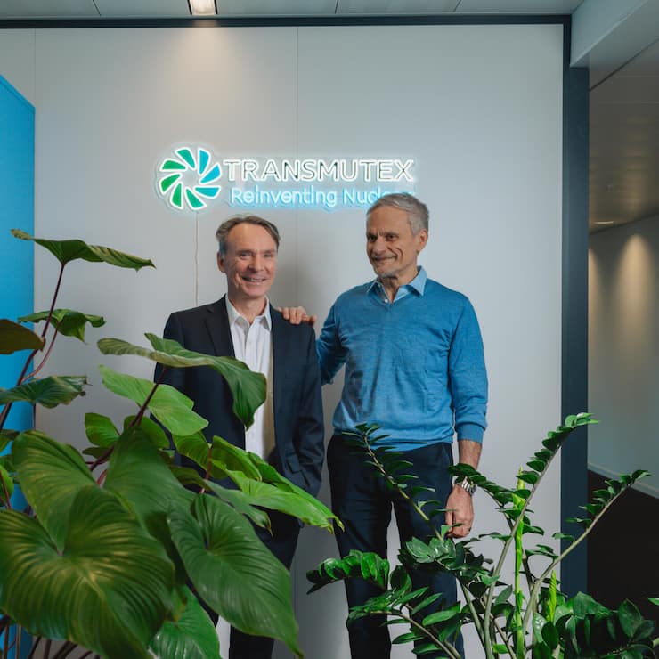 <p>Ausgestrahlt: Franklin Servan-Schreiber (l.) und Jean-Pierre Revol wollen mit Transmutex den Energiesektor revolutionieren.</p>
