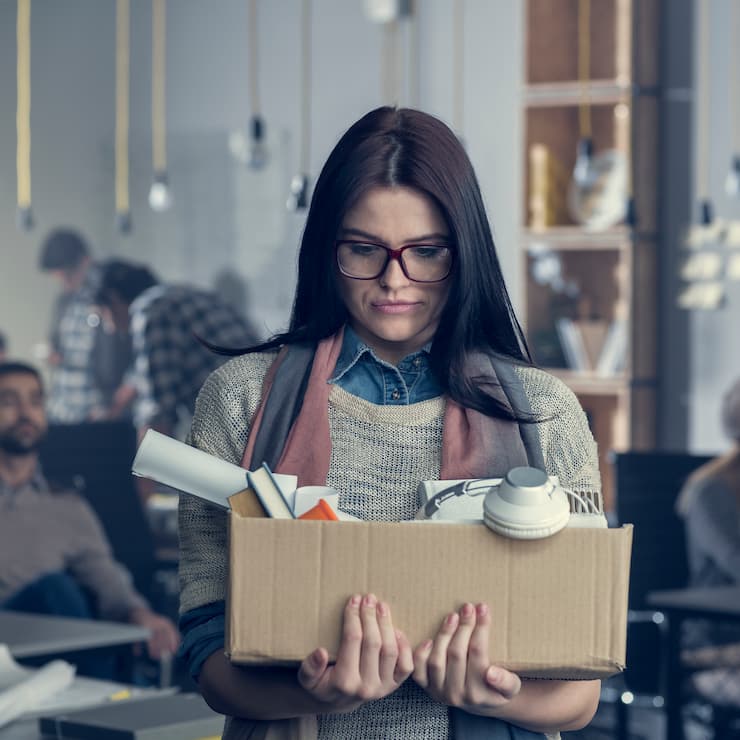 Junge Frau Kündigung Job